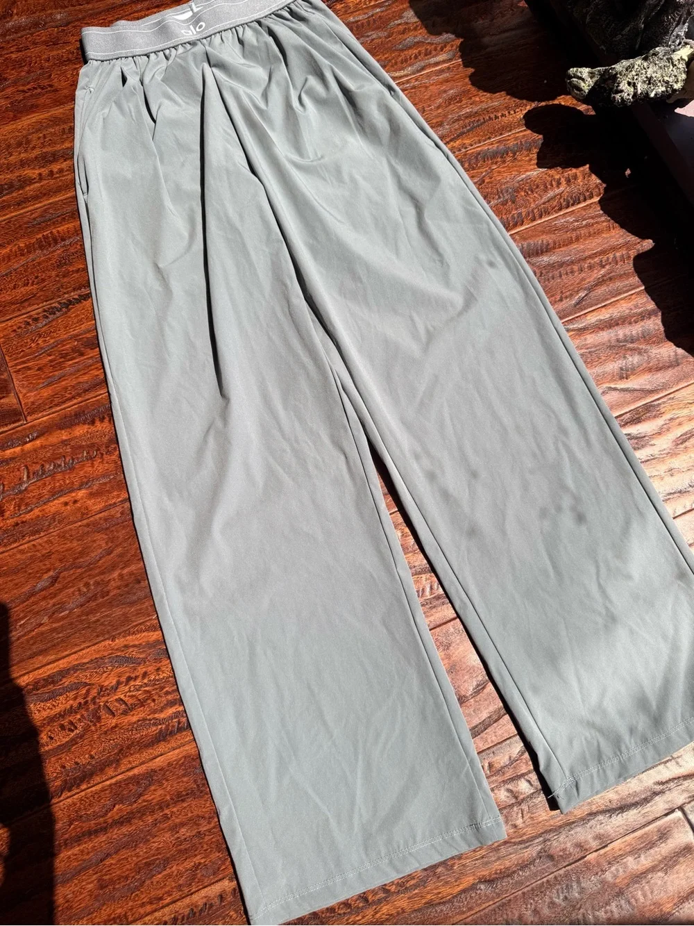 ALO Yoga Men's Light Gray Athletic pants